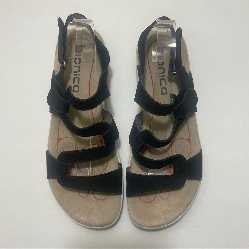 Bionica black suede flat sandals size 10 M - Picture 4 of 15